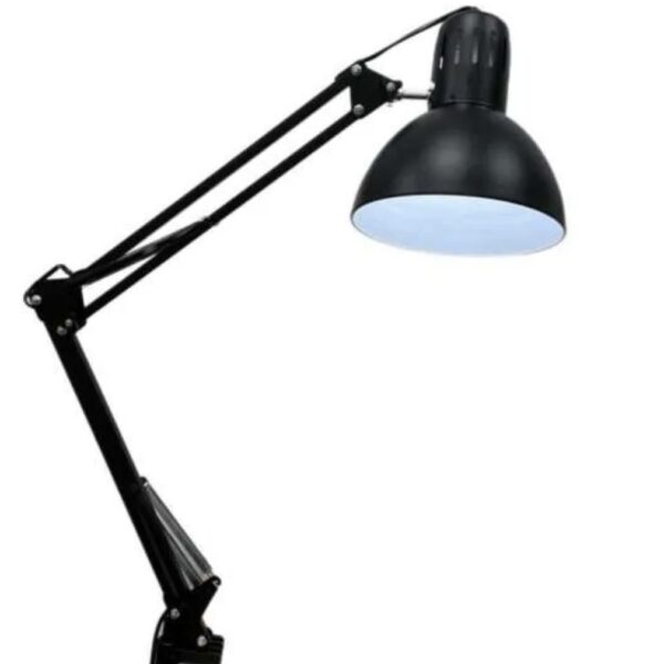 מנורת שולחן בצבע שחור